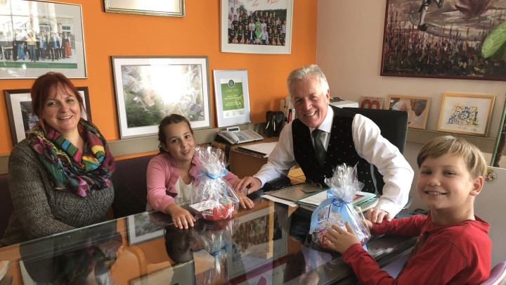 Danke an die Kinder-Moderatoren beim 43. Kinder- und Familienfest des SOS-Kinderdorfs Moosburg