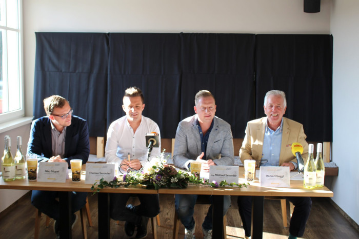 Pressekonferenz mit Semtainment