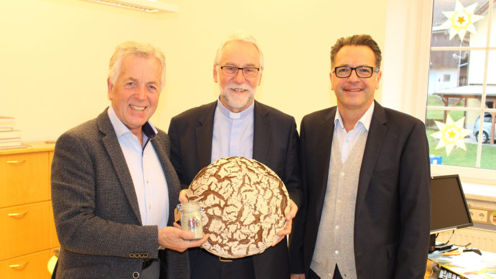 Bischof Dr. Josef Marketz in Moosburg