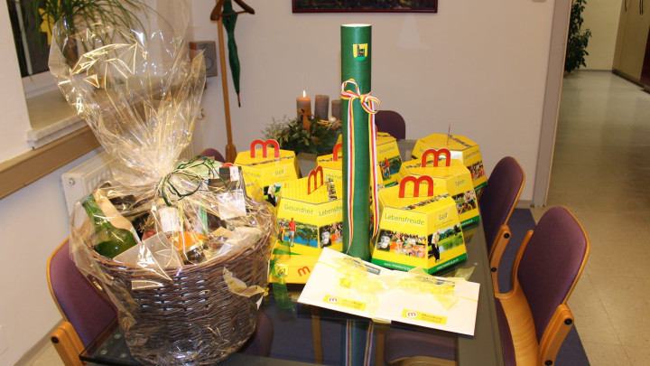 Preisübergabe - Gewinnspiel Familienmesse