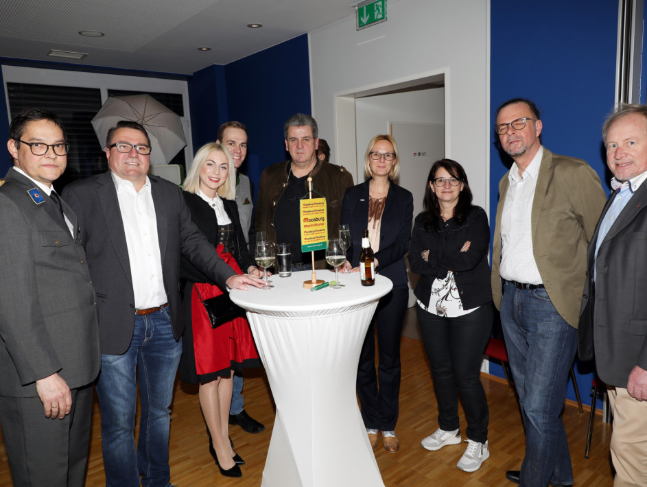 15887_035p 15887_035p