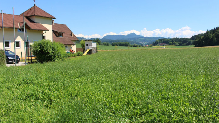 Gewerbegrund zu verkaufen und gratis Arbeitsplatz im Co-Working Space