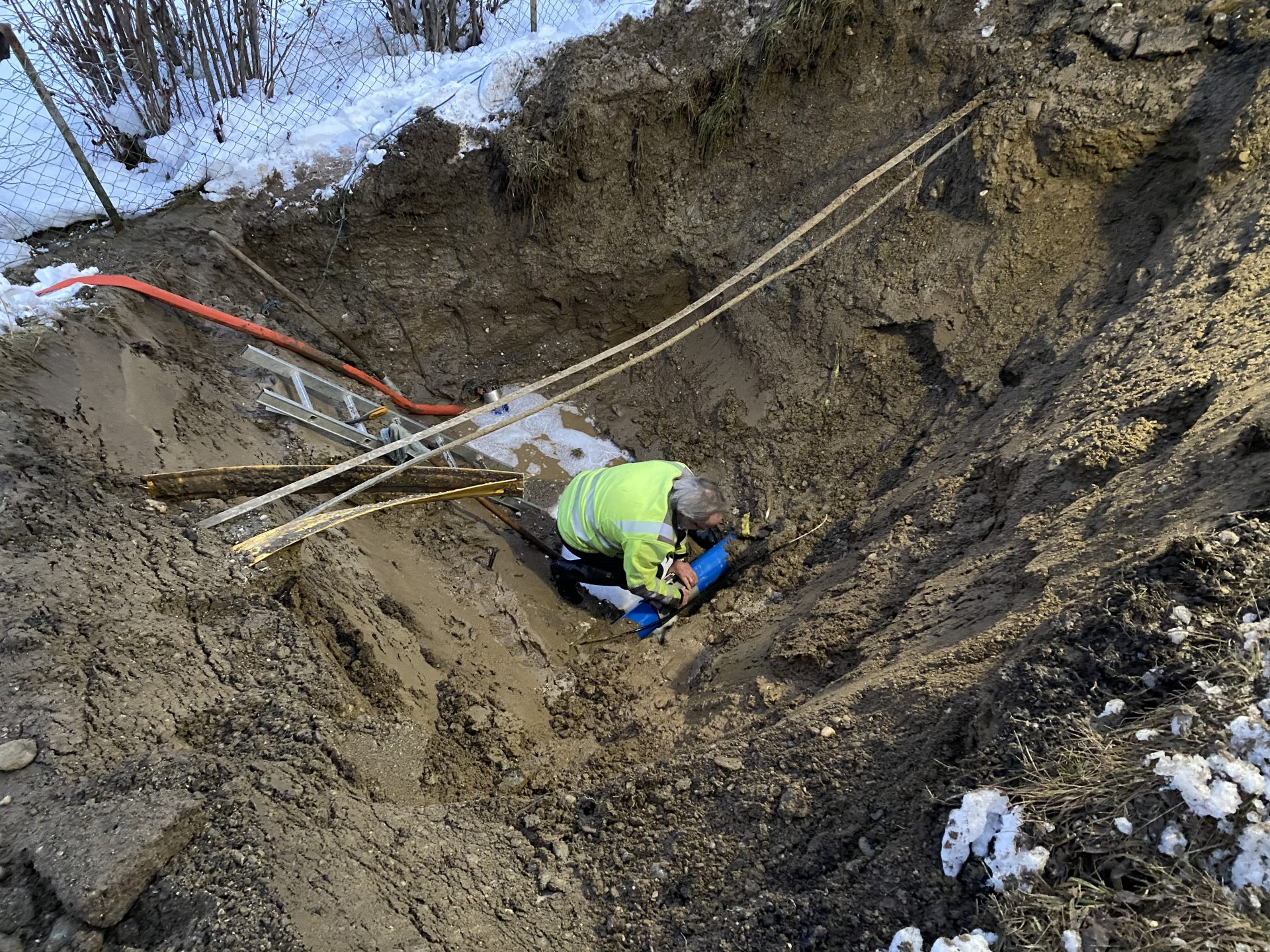 Monteur Willi Klatzer im Einsatz