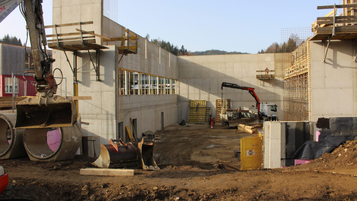 Neue Sporthalle und Mensa am Bildungscampus (mit Video)