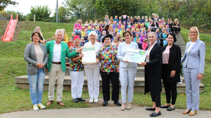 Kindergarten erneut ausgezeichnet und zertifiziert