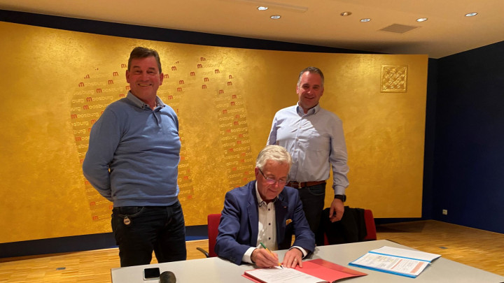 Neue Fahrzeuge für die Feuerwehren