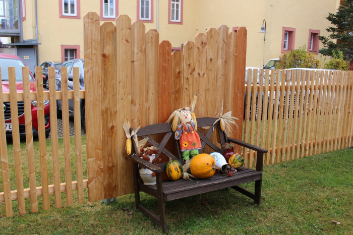 Zaun 2 Altersheim Tigring