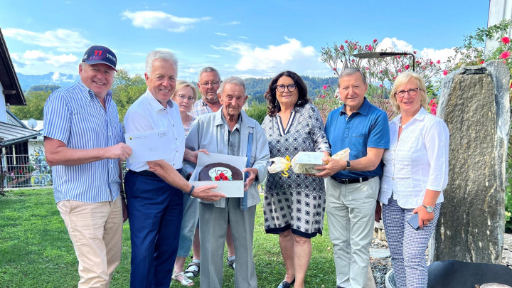 100 Jahre und noch immer jung