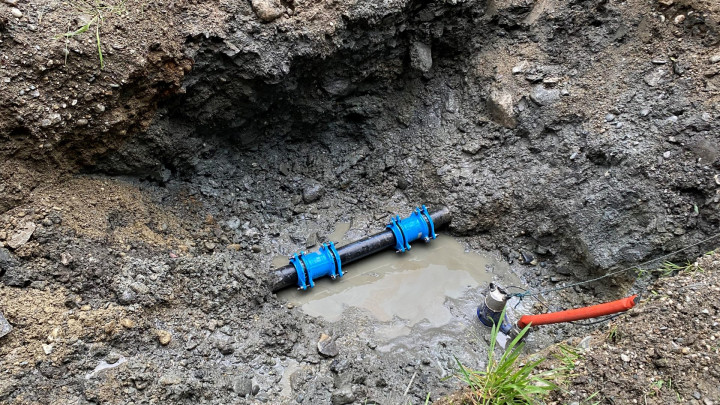 Achtung: Wasserrohrbruch behoben