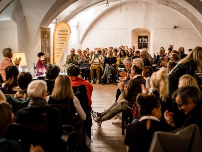 074__F9A8304 074__F9A8304