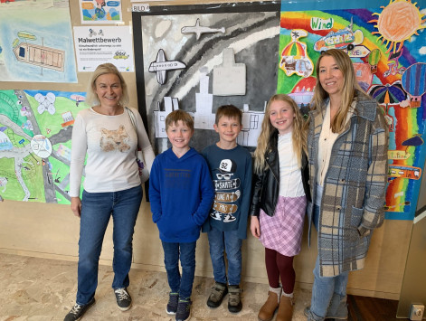 Künstler*innen mit den stolzen Eltern