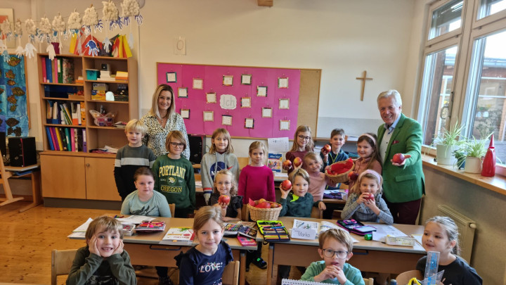 An apple a day keeps the docter away