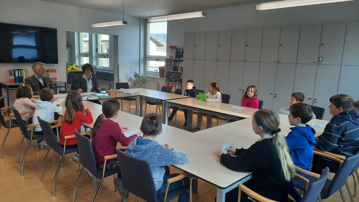 Klassensprecherkonferenz in der Volksschule Moosburg mit Bürgermeister