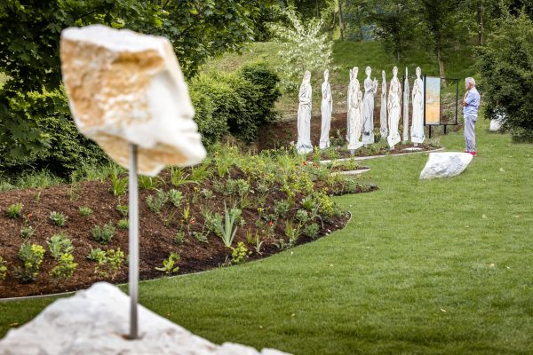 4096-27302-max 4096-27302-max