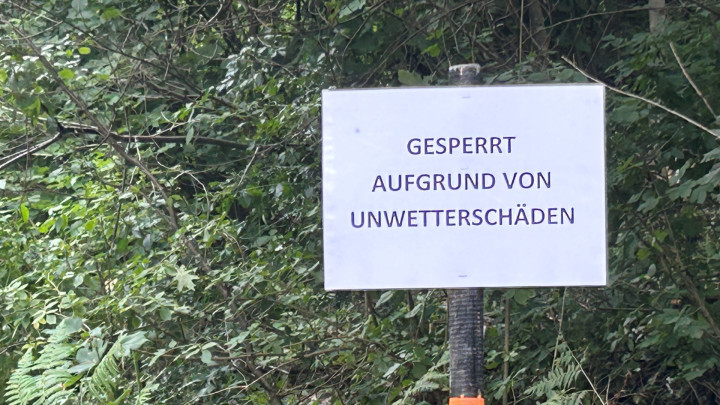 Achtung: Straßen- und Wanderwegesperren nach Unwetter