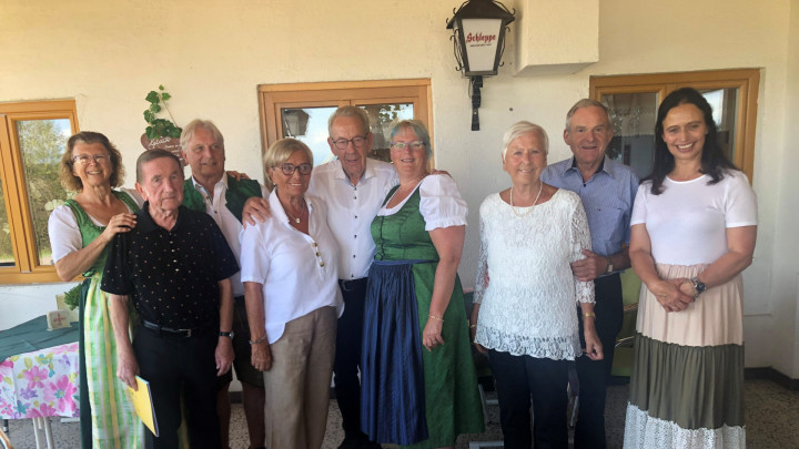 Ein Gläschen in "Ehren"