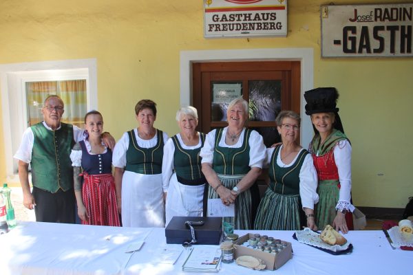 10. Das Küchenteam sorgte für perfekte Verpflegung 10. Das Küchenteam sorgte für perfekte Verpflegung