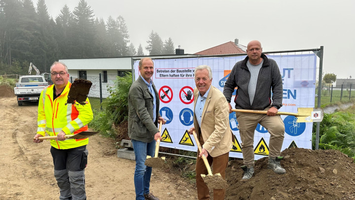 Spatenstich Asphaltierung Brunnenweg, Radischweg und Lerchenweg