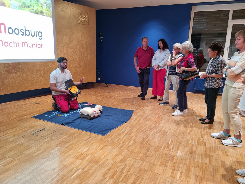 Defi_Vorführung 2 Defi_Vorführung 2