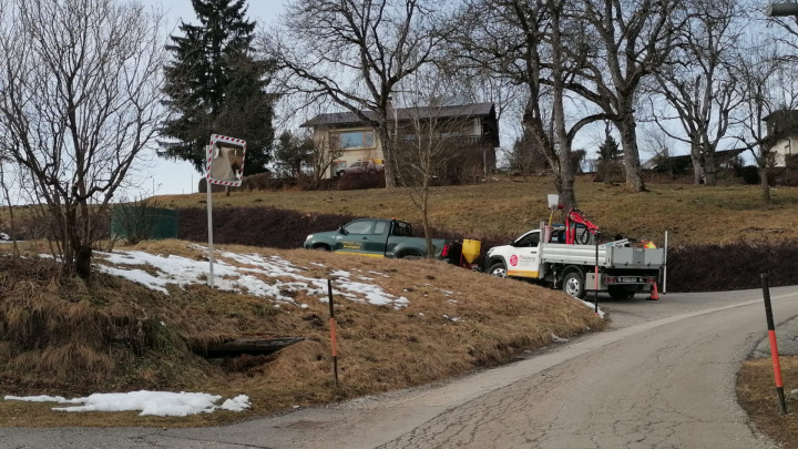 Neuer Verkehrsspiegel in der Schrimitzerstraße
