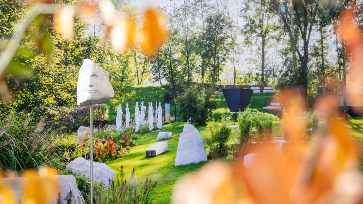 Zum Weltglückstag 2024: Grundlos glücklich in Moosburg