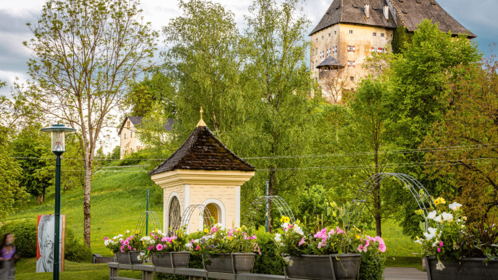 Gartenspaziergang durch den Paradiesgarten als Auftakt zur Blumenolympiade 2024