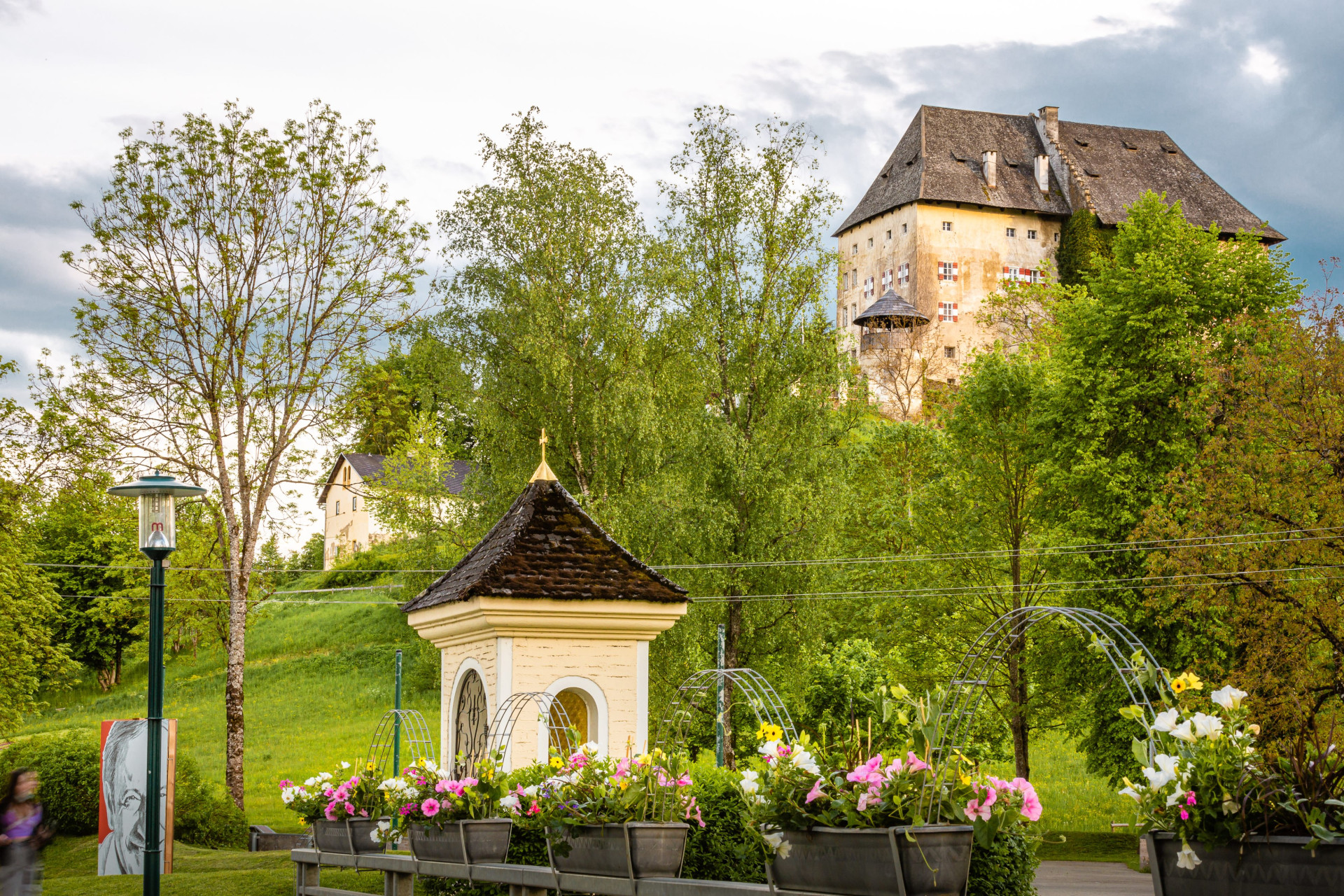 Gartenspaziergang durch den Paradiesgarten als Auftakt zur Blumenolympiade 2024