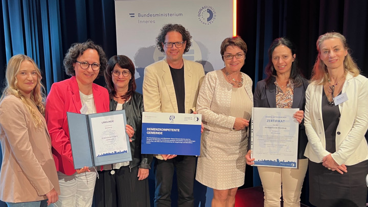 Ausgezeichnetes Moosburg!  Wir sind als demenzkompetente Gemeinde zertifiziert!