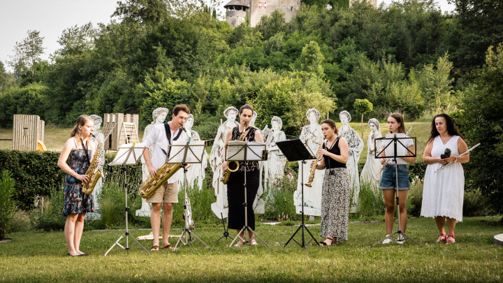 Wie im Himmel: Eine Hinführung zum Paradiesgarten in Moosburg