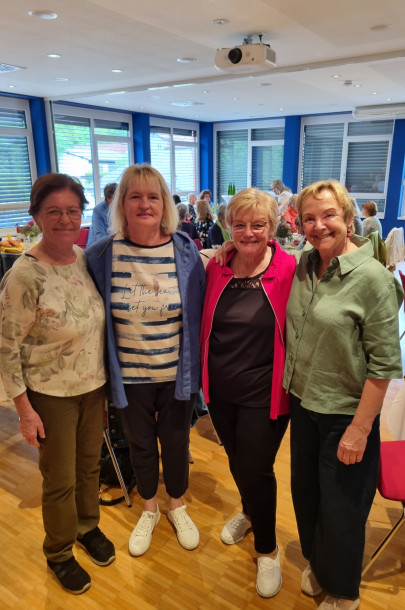 Die ehrenamtlichen Helferinnen Die ehrenamtlichen Helferinnen