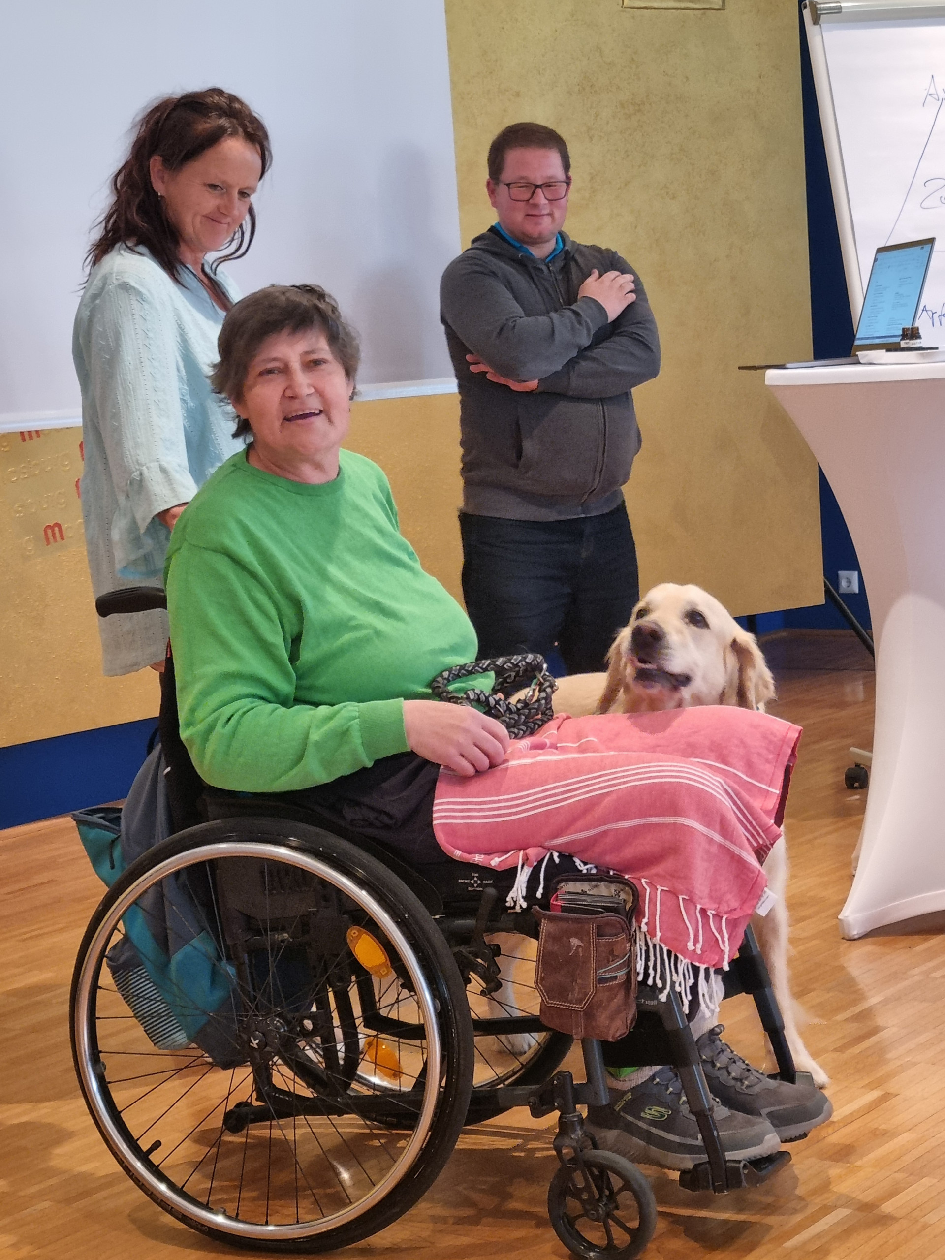 Referentin Ingid Meckel und Sultan Referentin Ingid Meckel und Sultan