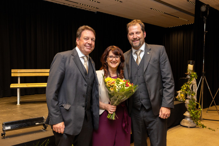 Ursula mit Mag. Egger und Hrn. Macher vom BKG Ursula mit Mag. Egger und Hrn. Macher vom BKG