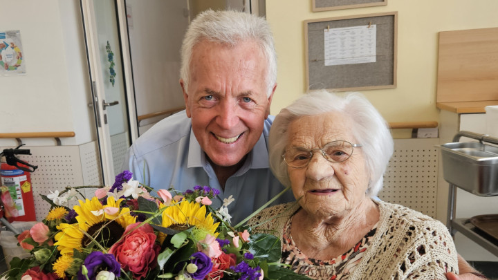 Ein Hoch auf 102 Jahre Lebensfreude