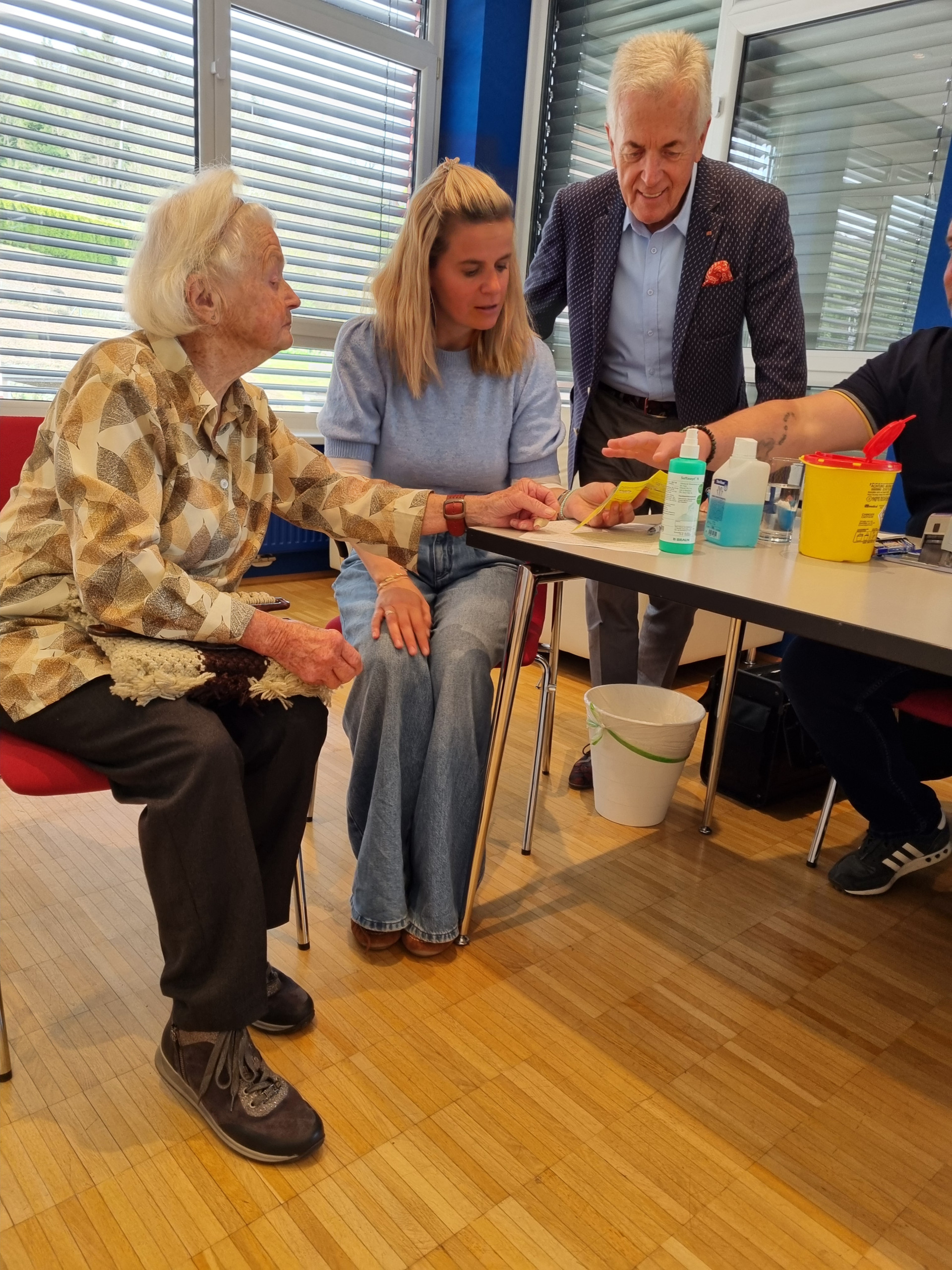 Zeckenimpfaktion Bild 2