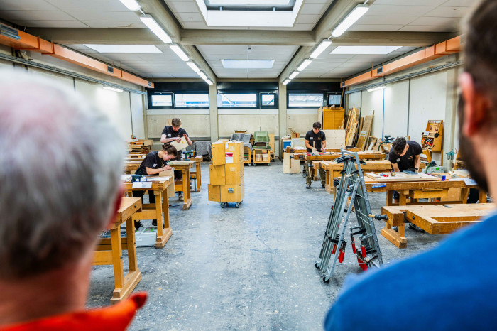 Constantin in der Werkstatt