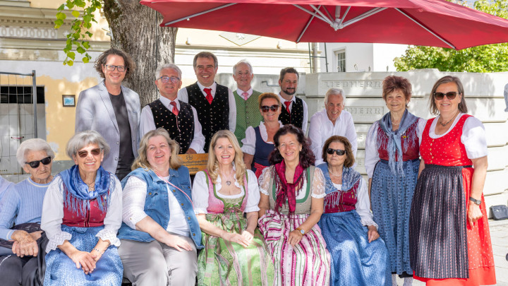 Musikalischer Auftakt für das Moosburg „Ratsch-Bankerl“