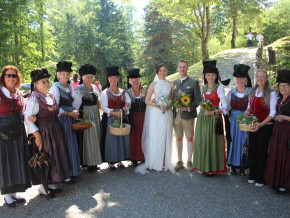 Mariä Himmelfahrt - Kräuterweihe und Hochzeit in der Wallfahrtskirche Freudenberg