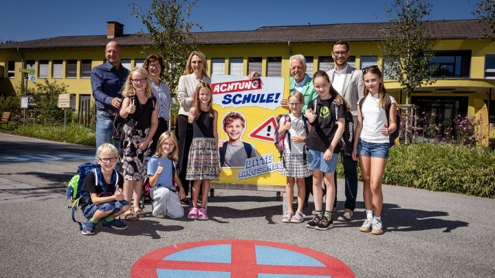 Plakataktion "Achtung Schule" für mehr Sicherheit zum Schulstart