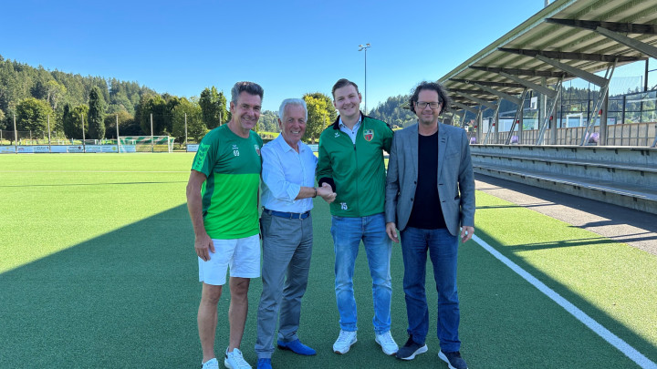 Neue Flutlichtanlage im Sportzentrum