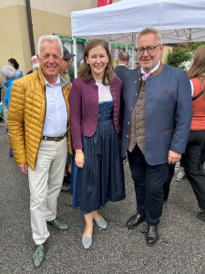 Bürgermeister Thomas Steiner, Vizebürgermeisterin Elisabeth Kaiser und Landesrat Martin Eichtinger in Gars am Kamp.