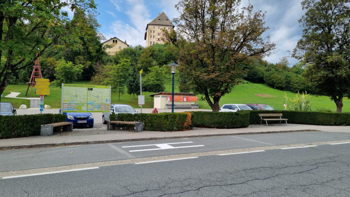 Neue Bushaltestelle im Zentrum