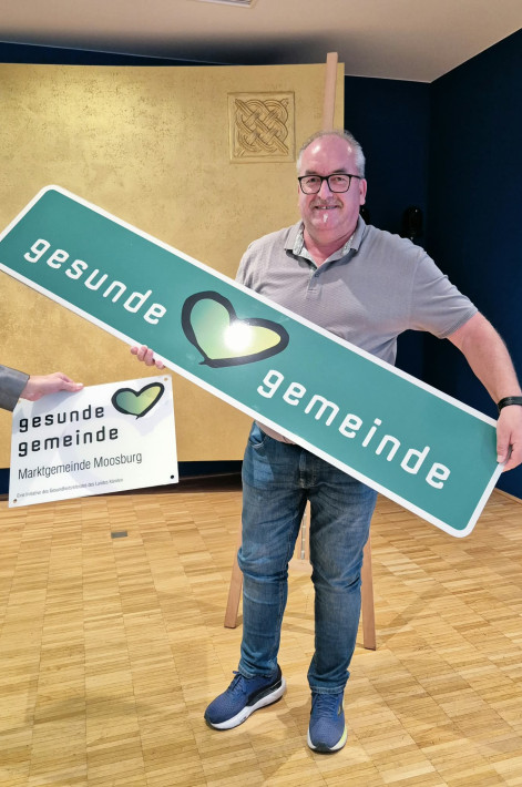 Gesunde Gemeinde Tafeln mit Hermann